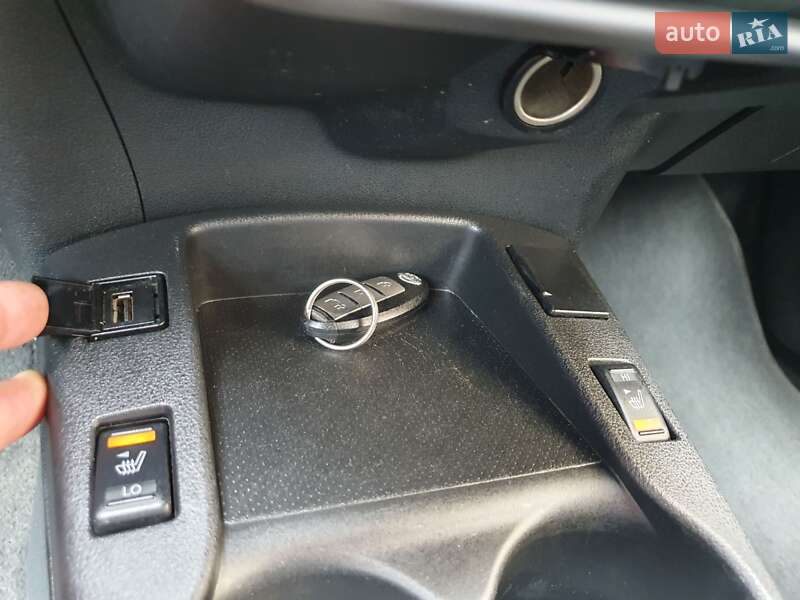 Хетчбек Nissan Leaf 2013 в Горі