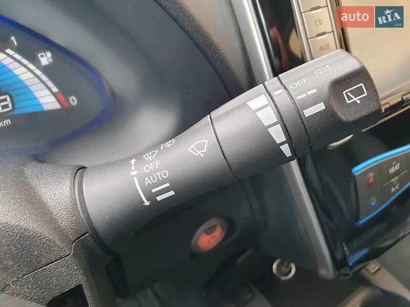 Хетчбек Nissan Leaf 2013 в Горі