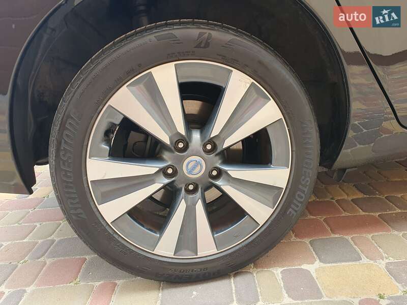 Хетчбек Nissan Leaf 2013 в Горі