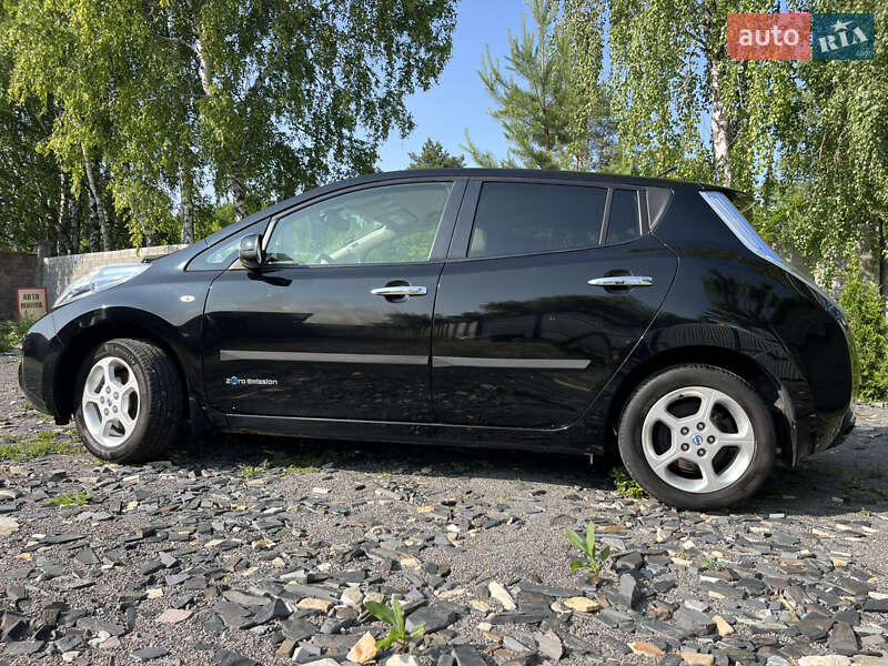 Хэтчбек Nissan Leaf 2012 в Кременце