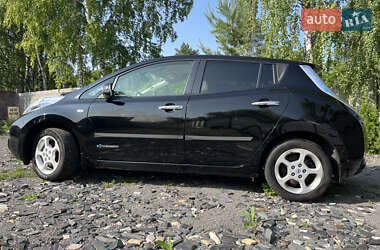 Хэтчбек Nissan Leaf 2012 в 