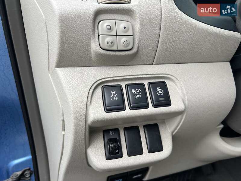 Хетчбек Nissan Leaf 2012 в Києві