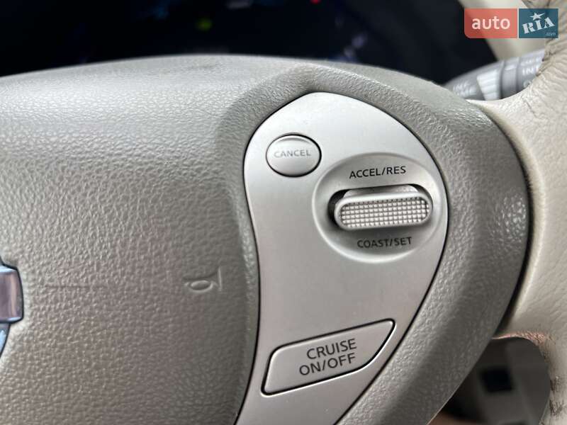 Хетчбек Nissan Leaf 2012 в Києві