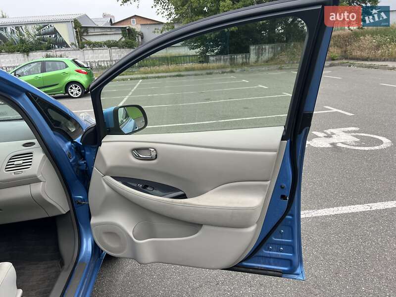 Хетчбек Nissan Leaf 2012 в Києві