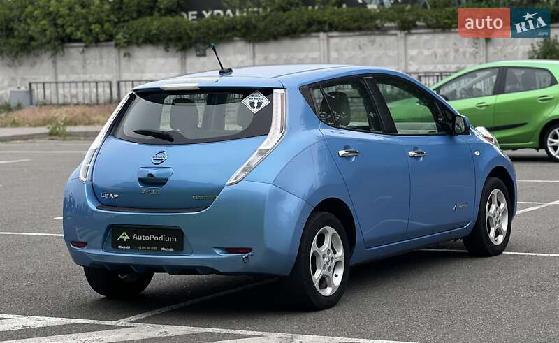 Хетчбек Nissan Leaf 2012 в Києві
