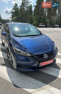 Хэтчбек Nissan Leaf 2021 в Киеве
