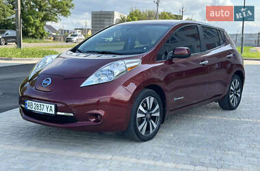 Хэтчбек Nissan Leaf 2016 в 