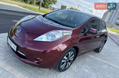 Хэтчбек Nissan Leaf 2016 в 
