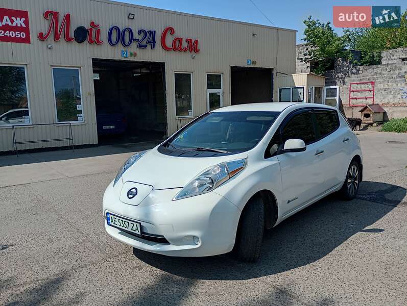 Хэтчбек Nissan Leaf 2013 в Кривом Роге