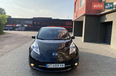 Хетчбек Nissan Leaf 2015 в 