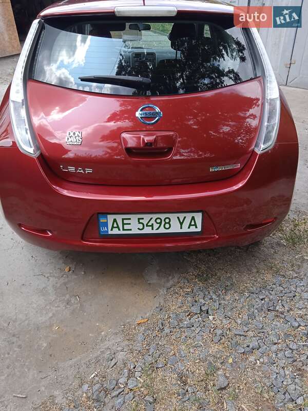 Хэтчбек Nissan Leaf 2015 в Днепре