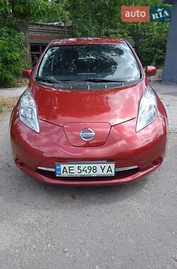 Хэтчбек Nissan Leaf 2015 в Днепре