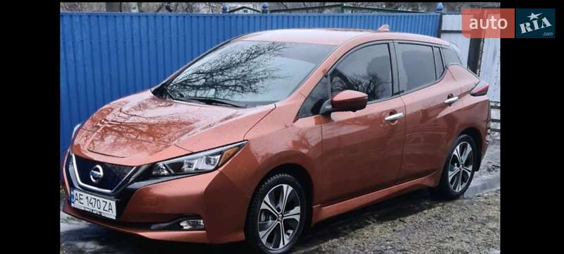 Хэтчбек Nissan Leaf 2021 в 