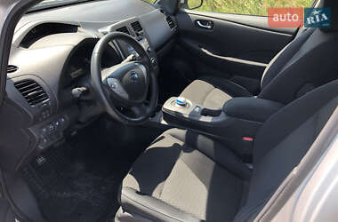 Хэтчбек Nissan Leaf 2013 в 