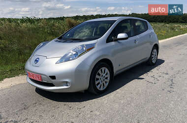 Хэтчбек Nissan Leaf 2013 в 