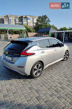 Хэтчбек Nissan Leaf 2018 в 