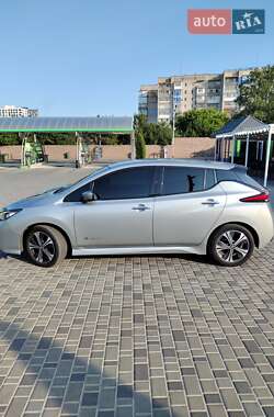 Хэтчбек Nissan Leaf 2018 в 