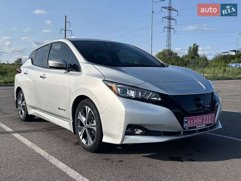 Хэтчбек Nissan Leaf 2019 в Ровно