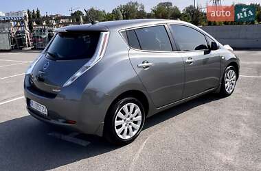 Хэтчбек Nissan Leaf 2015 в 