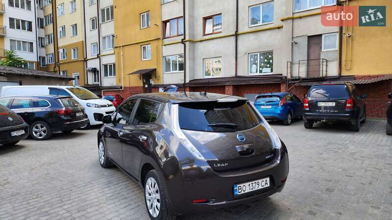 Хэтчбек Nissan Leaf 2015 в Ивано-Франковске
