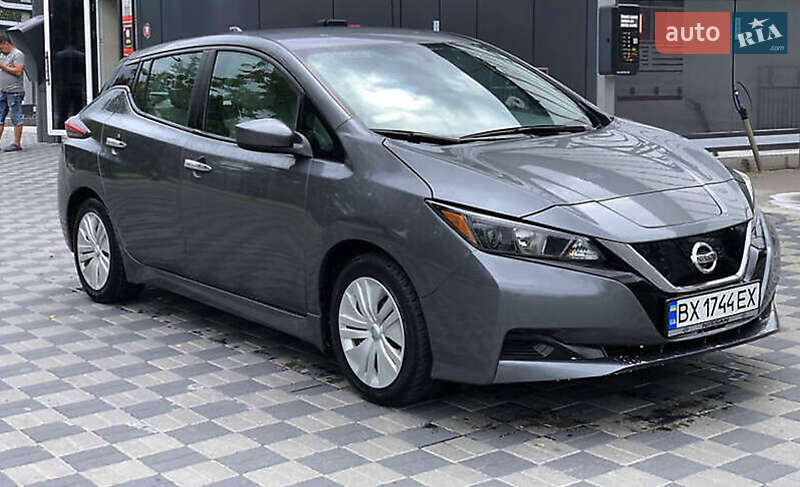 Хэтчбек Nissan Leaf 2018 в 