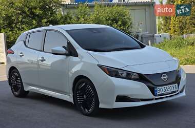 Хетчбек Nissan Leaf 2024 в Тернополі