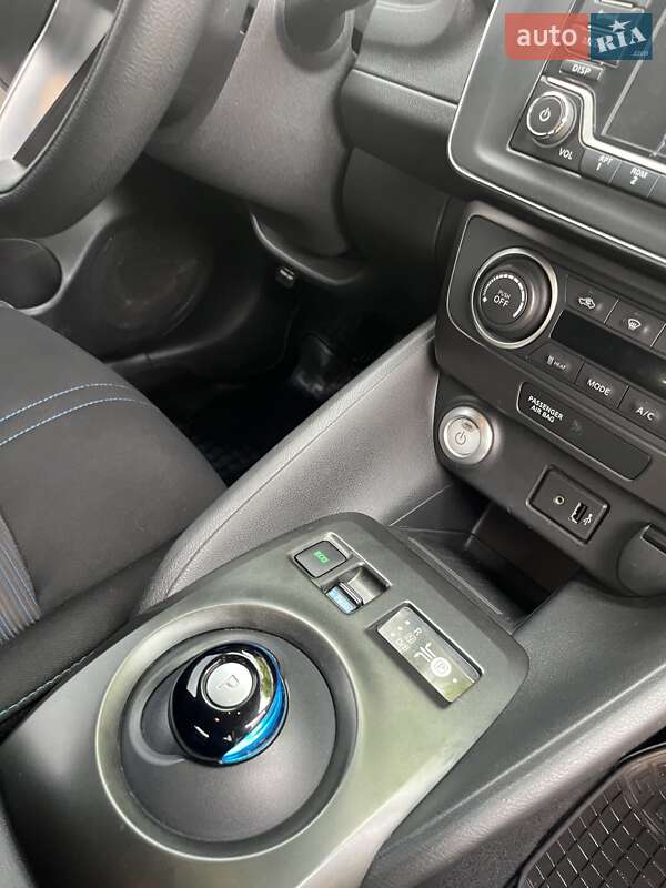 Хэтчбек Nissan Leaf 2018 в Умани