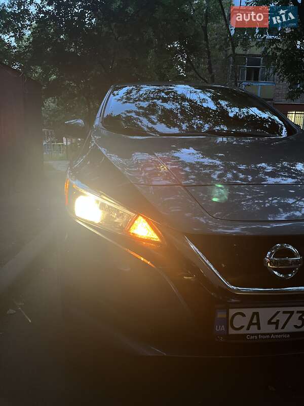 Хэтчбек Nissan Leaf 2018 в Умани