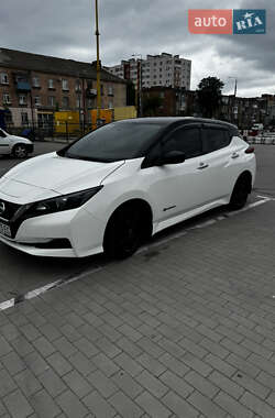 Хетчбек Nissan Leaf 2018 в Вінниці