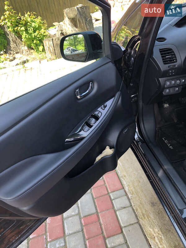Хетчбек Nissan Leaf 2017 в Житомирі