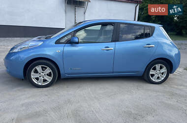 Хэтчбек Nissan Leaf 2012 в 