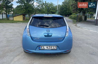 Хэтчбек Nissan Leaf 2012 в 