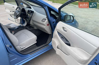 Хэтчбек Nissan Leaf 2012 в 