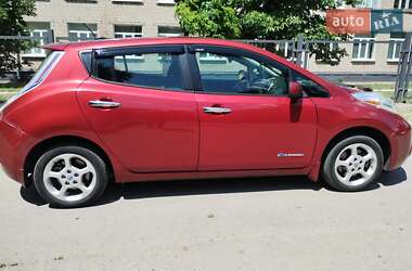 Хэтчбек Nissan Leaf 2014 в Запорожье