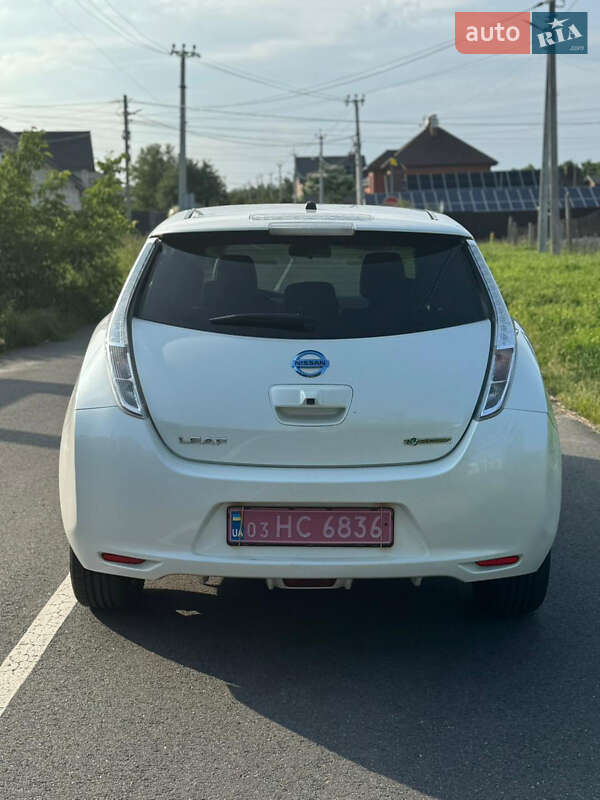 Хэтчбек Nissan Leaf 2015 в Киеве