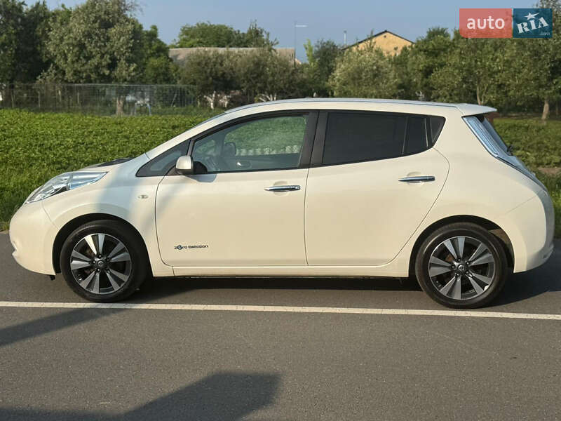 Хэтчбек Nissan Leaf 2015 в Киеве