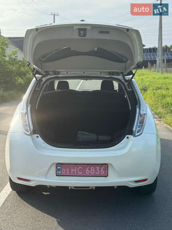 Хэтчбек Nissan Leaf 2015 в Киеве