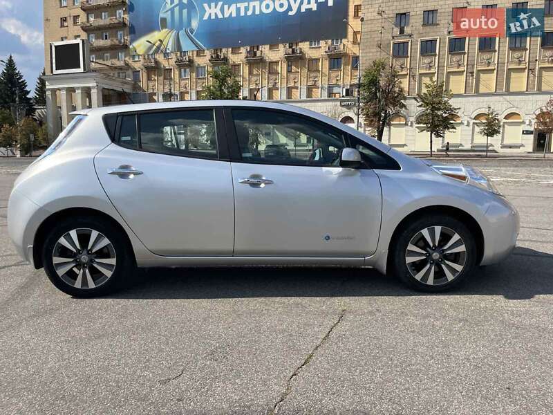 Хэтчбек Nissan Leaf 2015 в Харькове