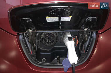 Хэтчбек Nissan Leaf 2017 в 