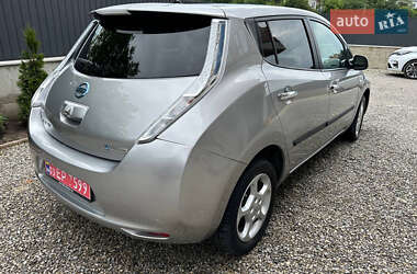 Хэтчбек Nissan Leaf 2015 в 