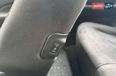 Хэтчбек Nissan Leaf 2015 в 