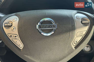 Хэтчбек Nissan Leaf 2016 в 