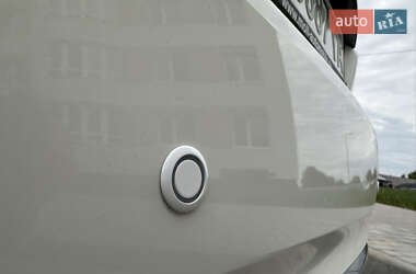 Хэтчбек Nissan Leaf 2020 в 