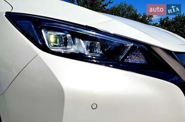 Хэтчбек Nissan Leaf 2021 в Днепре
