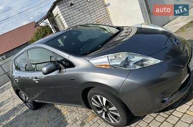 Хетчбек Nissan Leaf 2016 в Дніпрі