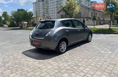 Хэтчбек Nissan Leaf 2013 в 