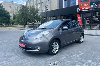 Хэтчбек Nissan Leaf 2013 в 