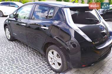 Хэтчбек Nissan Leaf 2012 в 