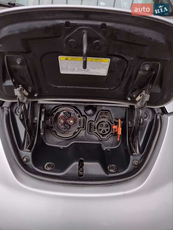 Хэтчбек Nissan Leaf 2013 в Бородянке