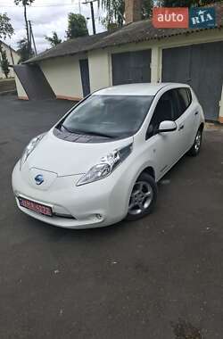 Хэтчбек Nissan Leaf 2015 в Тростянце